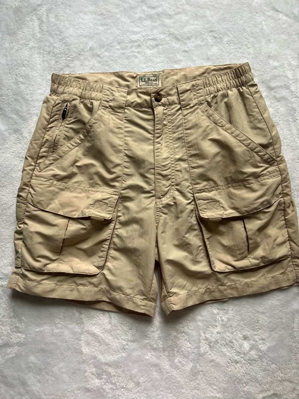 L.L. Bean Men's Khaki Cargo Shorts - Men’s S Reg